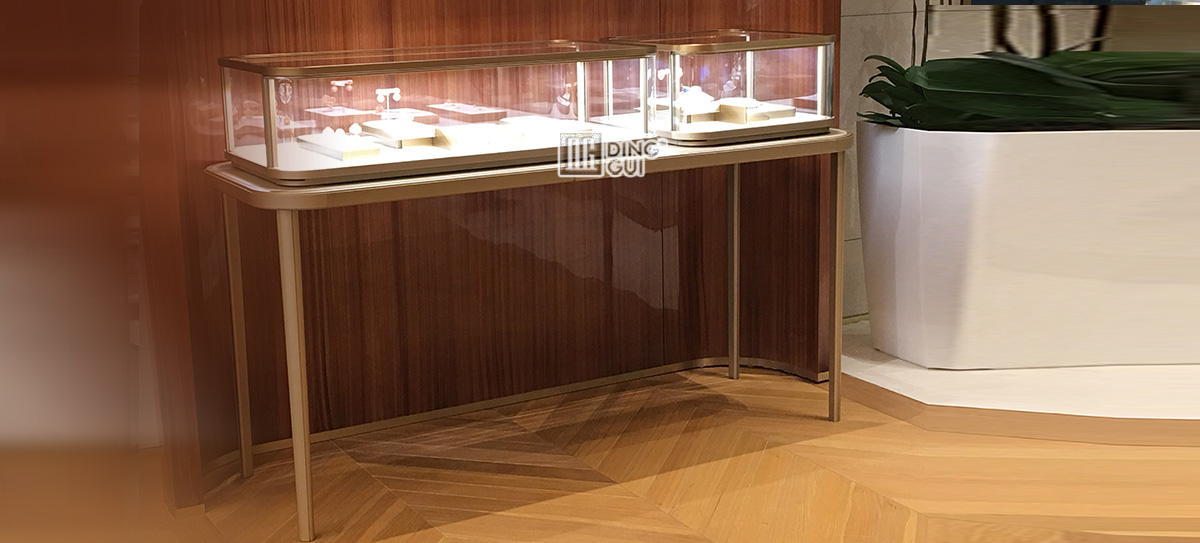 Luxury Table Top Jewelry Display Showcase